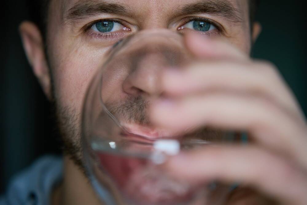 man with alcohol and eyesight problems, alcohol detox and treatment for addiction