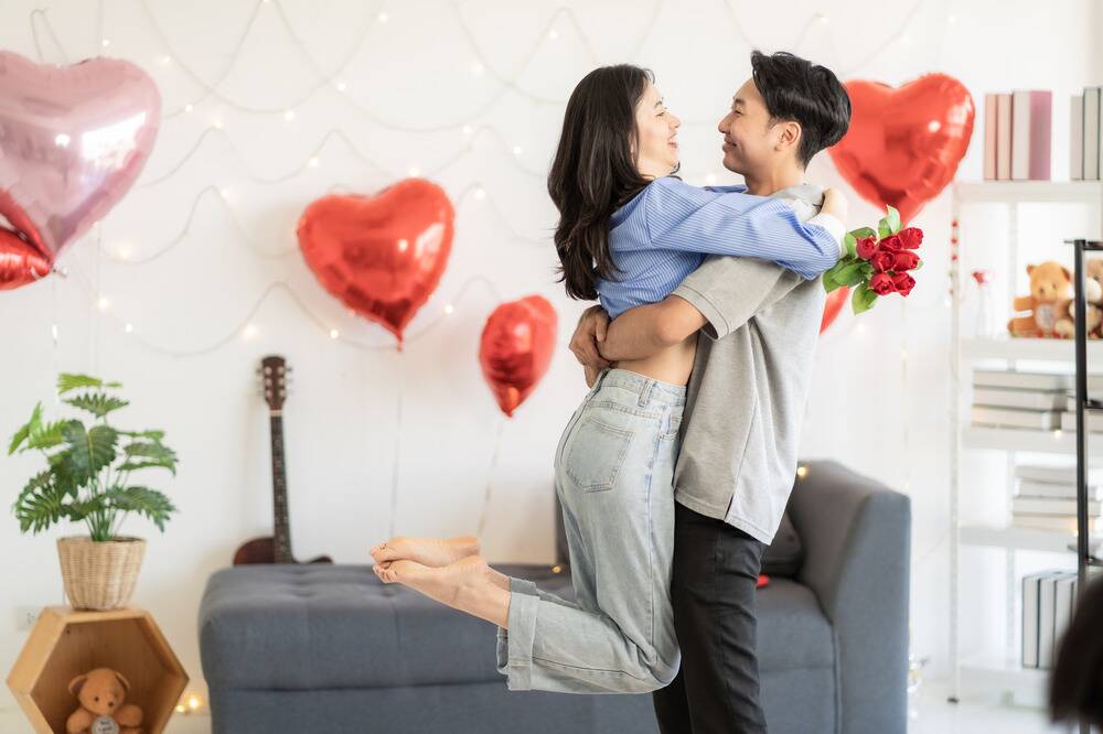 date night ideas for a sober valentines day, staying sober while dating, maintaining sobriety while dating in recovery, addiction recovery support resources