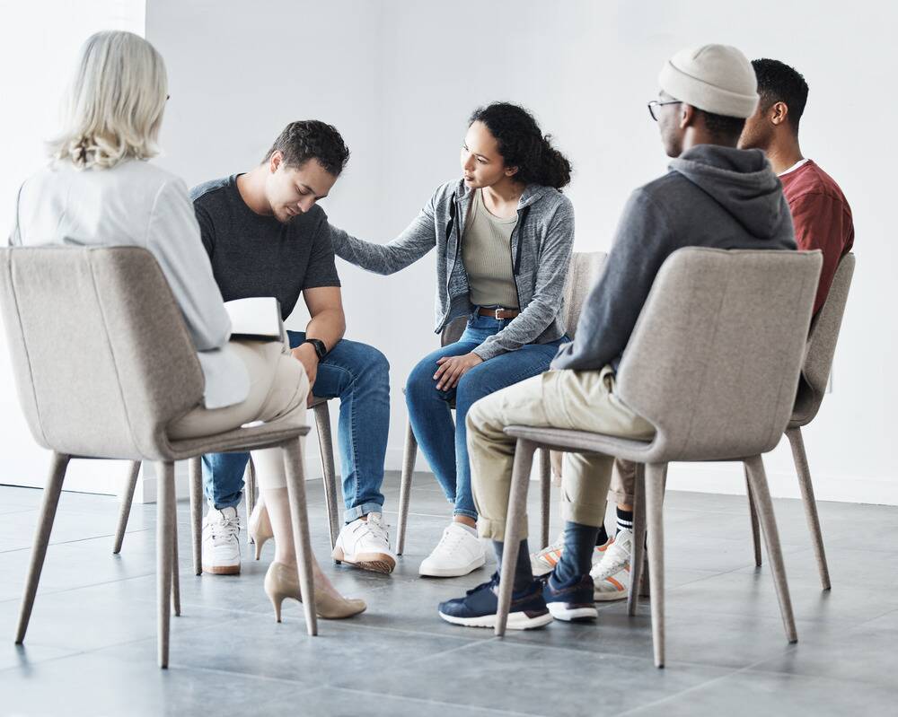 recovery support meeting after rehab, recovery support for alcohol abuse, addiction treatment for drug abuse, group therapy in addiction treatment