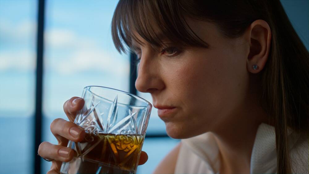 woman struggling with alcohol dependence, alcohol use disorder treatment near me