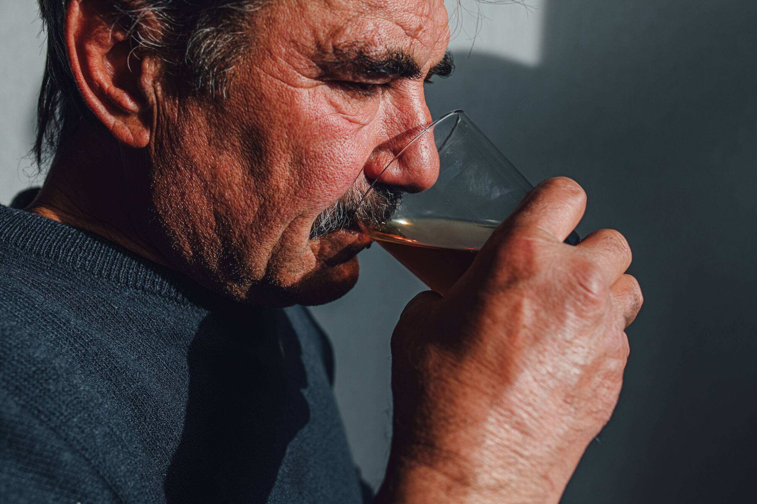 older adult with alcohol addiction, alcoholism in older adult