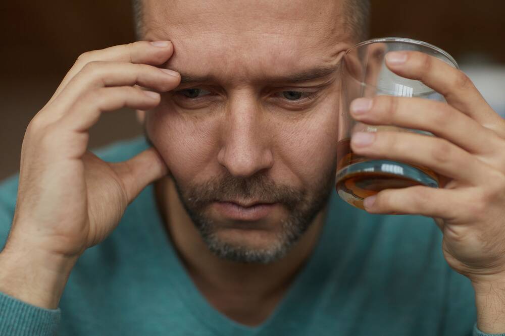 man with alcoholic dementia from chronic alcohol abuse, alcohol-related dementia from alcohol use disorder (AUD), alcohol detox program in south florida, alcohol detox facility in stuart florida